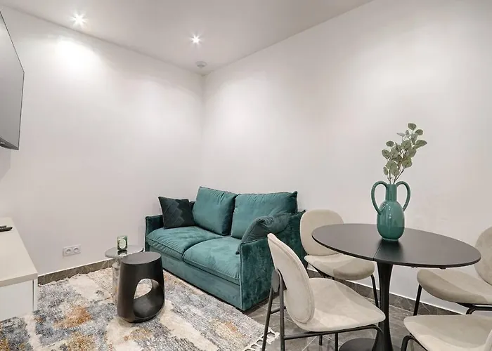 Buttes Chaumont Charming Apartment 4P
