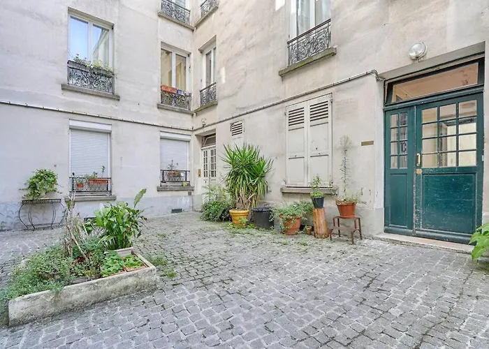 Buttes Chaumont Charming Apartment 4P